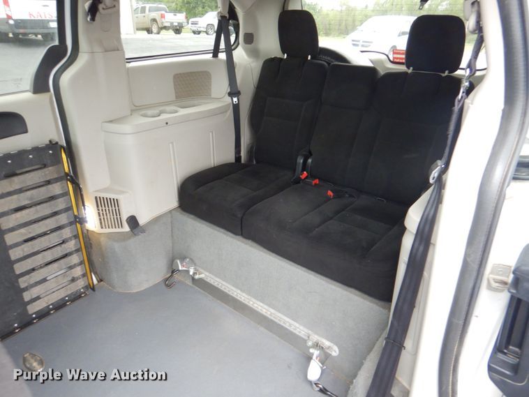 image for item HL9472 2015 Dodge Grand Caravan  handicap accessible van