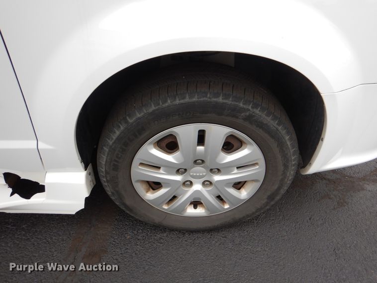 image for item HL9472 2015 Dodge Grand Caravan  handicap accessible van