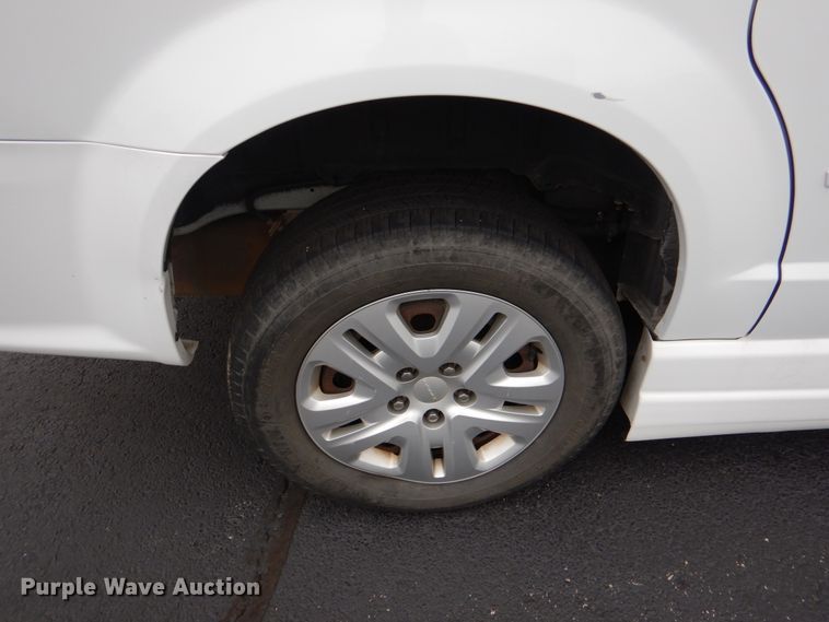 image for item HL9472 2015 Dodge Grand Caravan  handicap accessible van