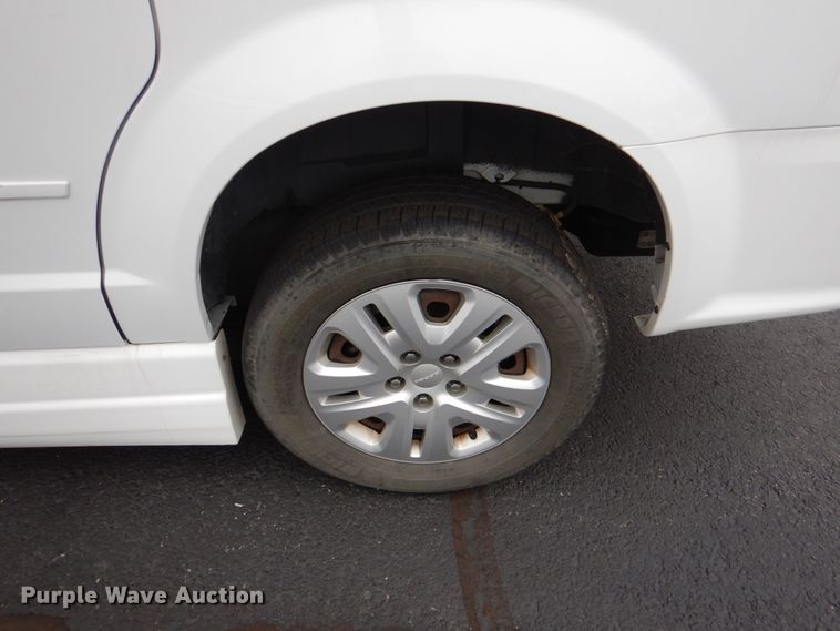 image for item HL9472 2015 Dodge Grand Caravan  handicap accessible van