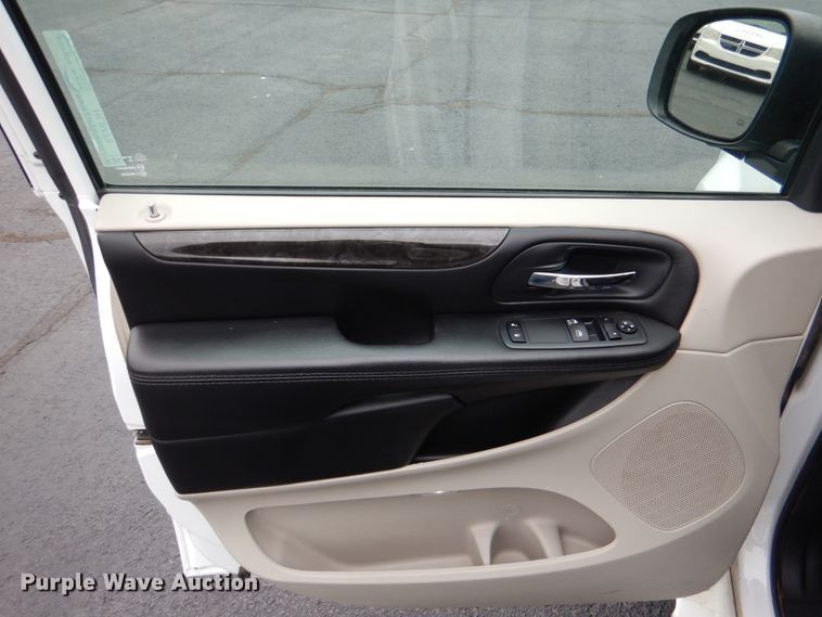 image for item HL9473 2015 Dodge Grand Caravan  handicap accessible van