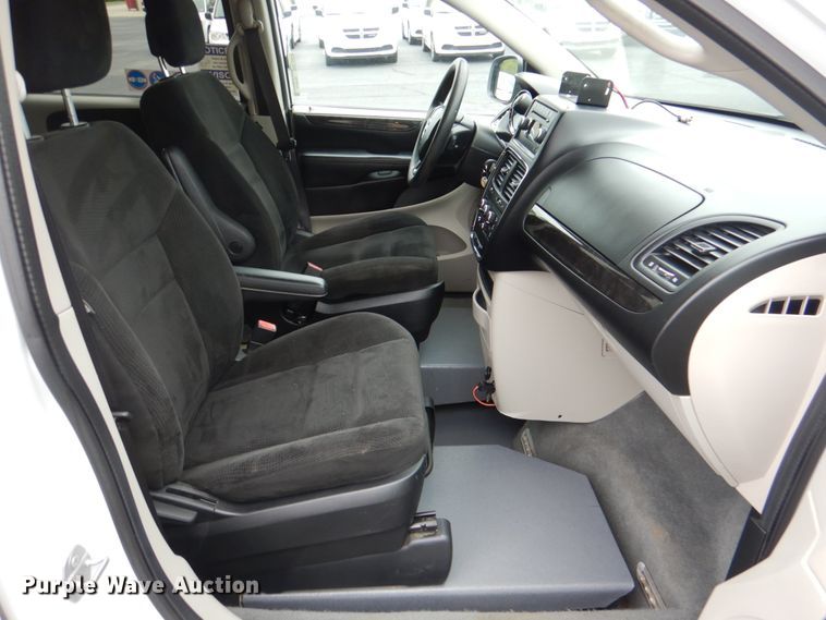 image for item HL9473 2015 Dodge Grand Caravan  handicap accessible van