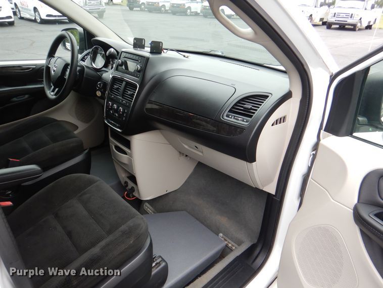 image for item HL9473 2015 Dodge Grand Caravan  handicap accessible van