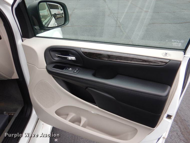 image for item HL9473 2015 Dodge Grand Caravan  handicap accessible van
