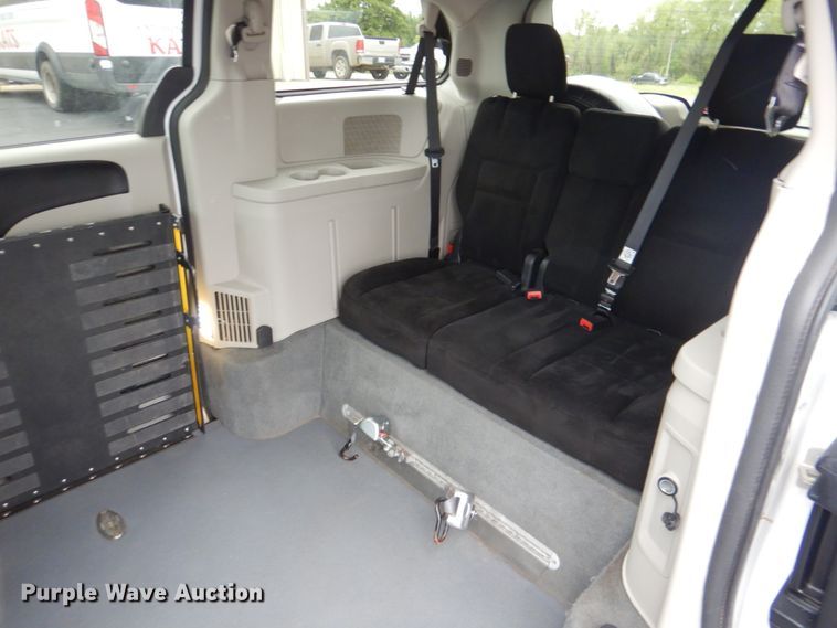 image for item HL9473 2015 Dodge Grand Caravan  handicap accessible van