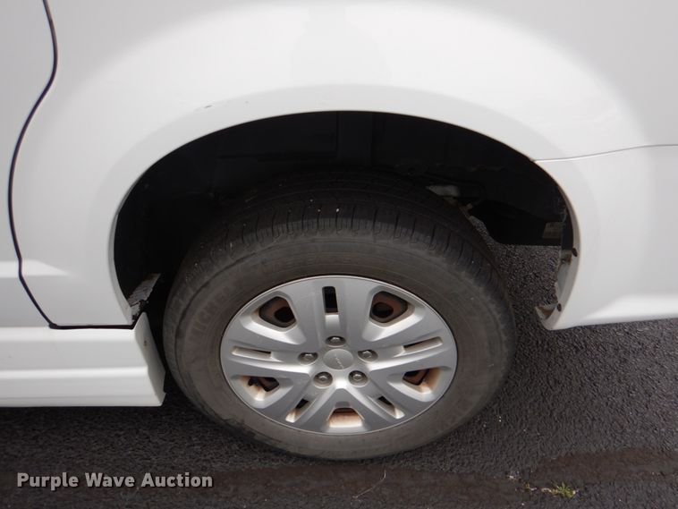 image for item HL9473 2015 Dodge Grand Caravan  handicap accessible van