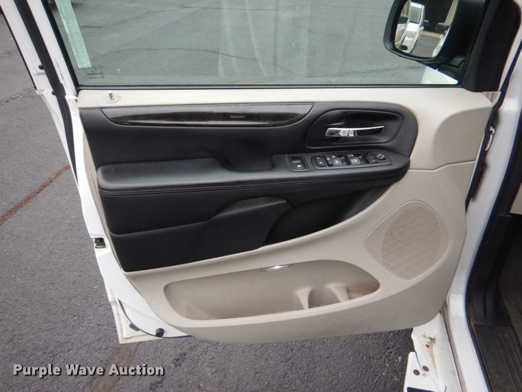 image for item HL9474 2017 Dodge Grand Caravan  handicap accessible van