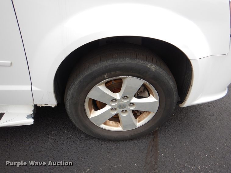 image for item HL9474 2017 Dodge Grand Caravan  handicap accessible van