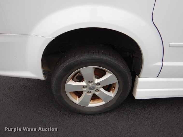 image for item HL9474 2017 Dodge Grand Caravan  handicap accessible van