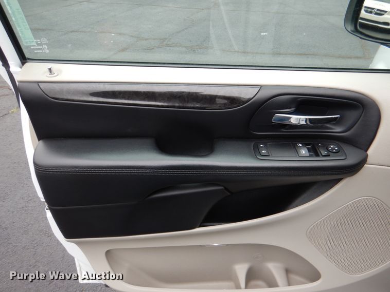 image for item HL9475 2015 Dodge Grand Caravan  handicap accessible van