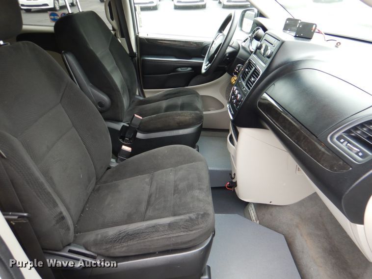 image for item HL9475 2015 Dodge Grand Caravan  handicap accessible van