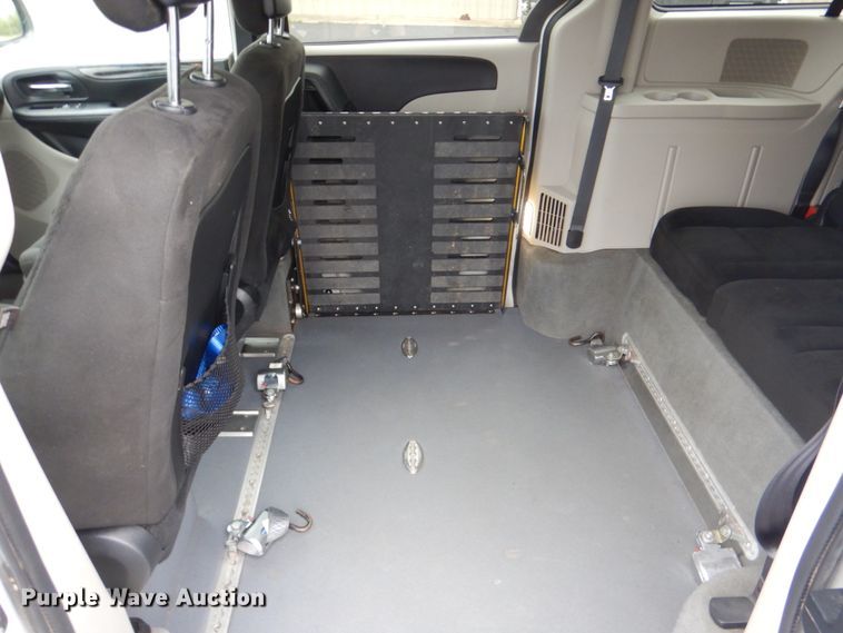 image for item HL9475 2015 Dodge Grand Caravan  handicap accessible van