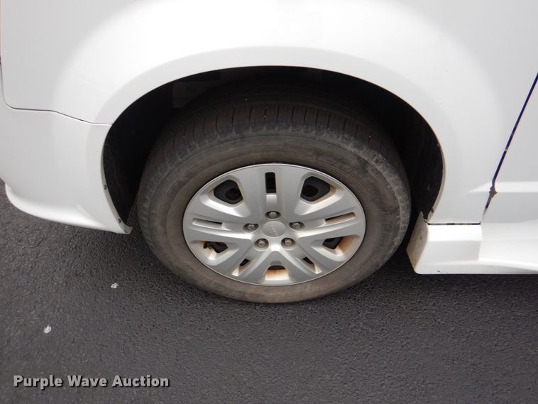 image for item HL9475 2015 Dodge Grand Caravan  handicap accessible van