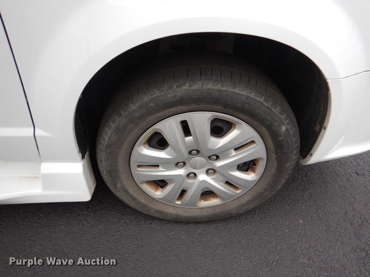 image for item HL9475 2015 Dodge Grand Caravan  handicap accessible van