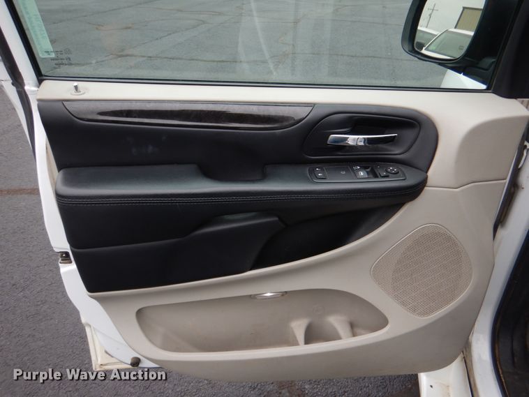 image for item HL9476 2016 Dodge Grand Caravan  handicap accessible van