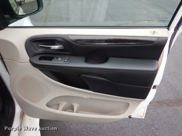 image for item HL9476 2016 Dodge Grand Caravan  handicap accessible van