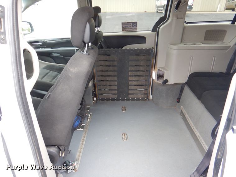 image for item HL9476 2016 Dodge Grand Caravan  handicap accessible van