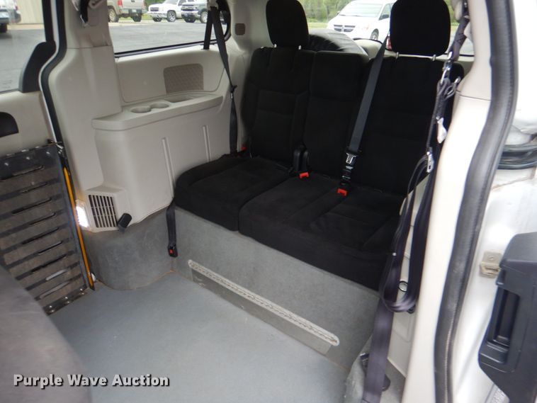 image for item HL9476 2016 Dodge Grand Caravan  handicap accessible van
