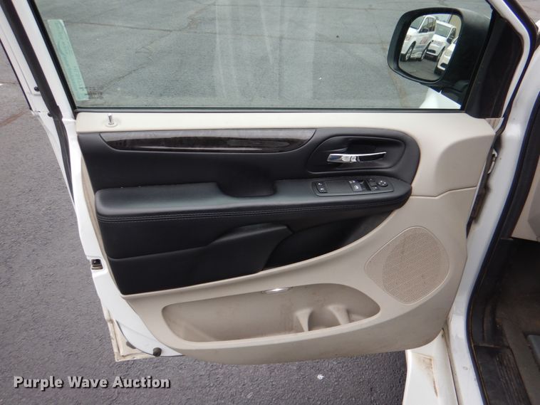 image for item HL9477 2016 Dodge Grand Caravan  handicap accessible van