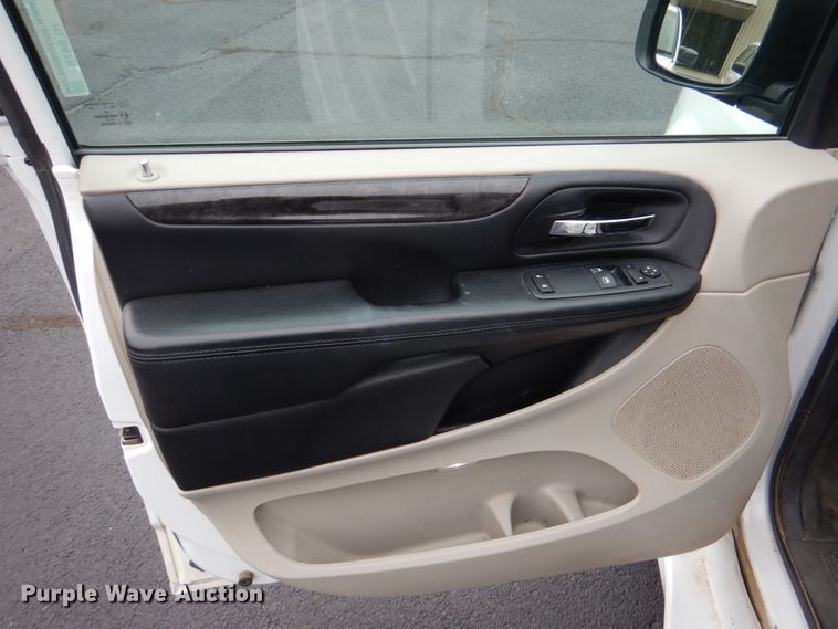 image for item HL9478 2016 Dodge Grand Caravan  handicap accessible van