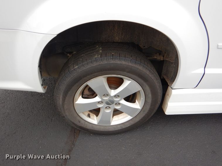 image for item HL9478 2016 Dodge Grand Caravan  handicap accessible van