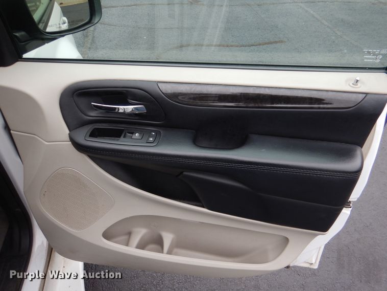 image for item HL9479 2015 Dodge Grand Caravan  handicap accessible van