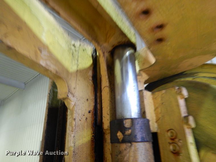 image for item HL9481 1989 Hyster S40XL  warehouse forklift