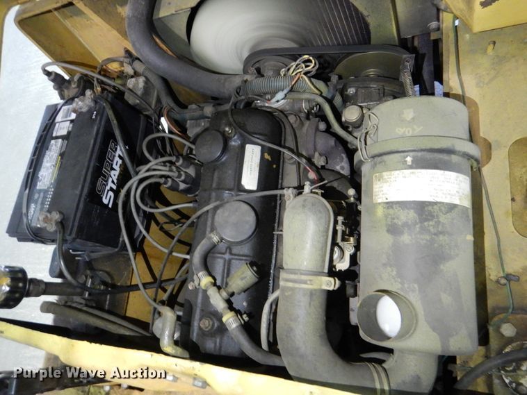 image for item HL9481 1989 Hyster S40XL  warehouse forklift