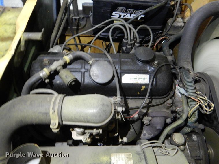 image for item HL9481 1989 Hyster S40XL  warehouse forklift