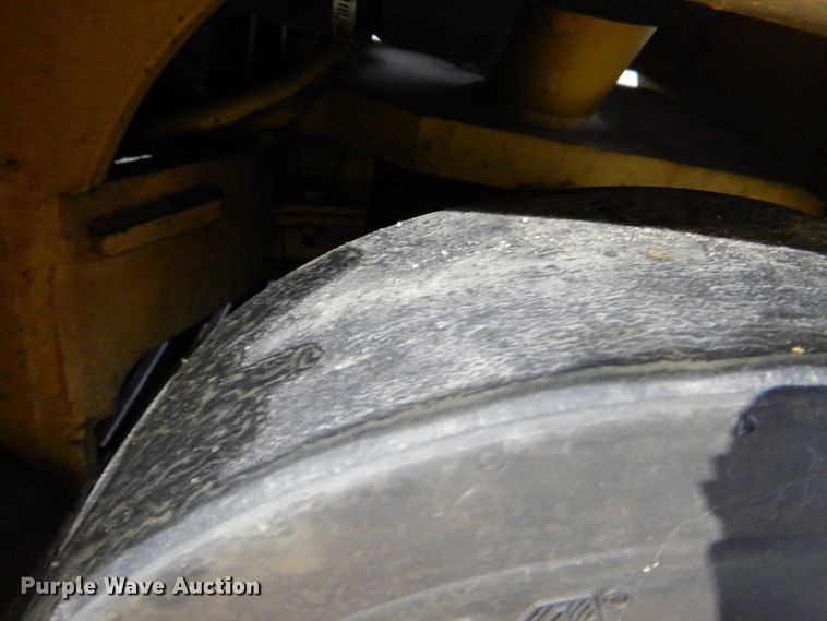 image for item HL9481 1989 Hyster S40XL  warehouse forklift