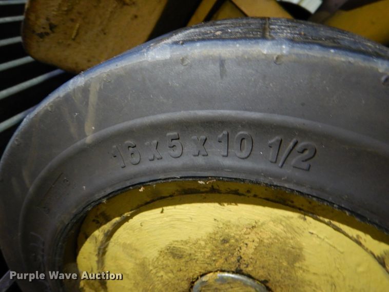 image for item HL9481 1989 Hyster S40XL  warehouse forklift