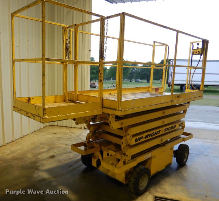 image for item HL9482 Up Right Tiger  scissor lift