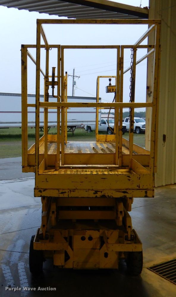 image for item HL9482 Up Right Tiger  scissor lift