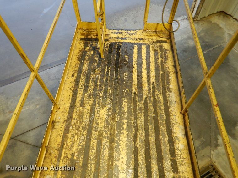 image for item HL9482 Up Right Tiger  scissor lift