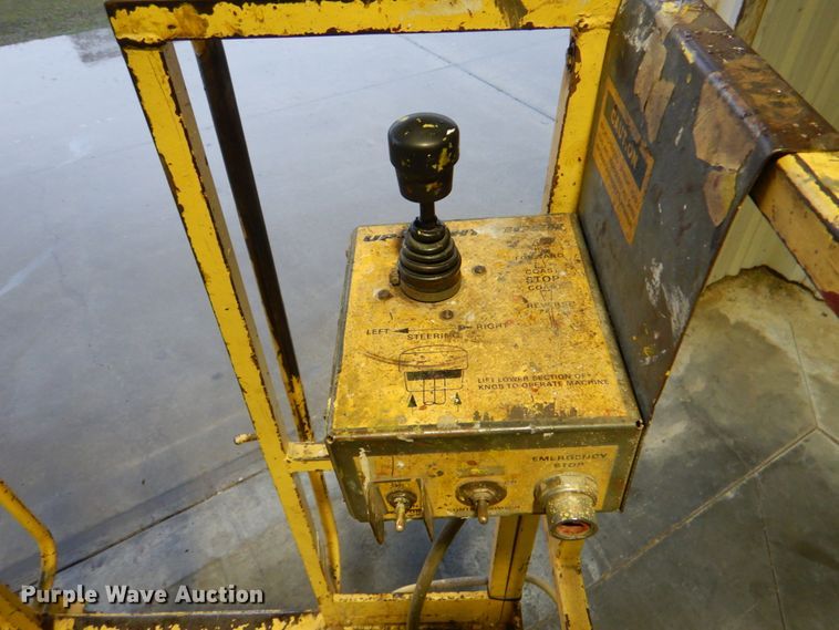 image for item HL9482 Up Right Tiger  scissor lift