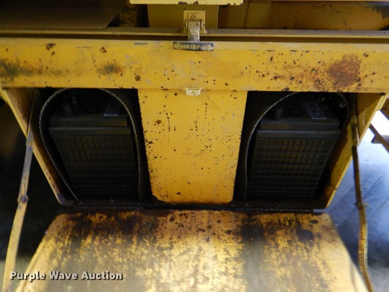 image for item HL9482 Up Right Tiger  scissor lift