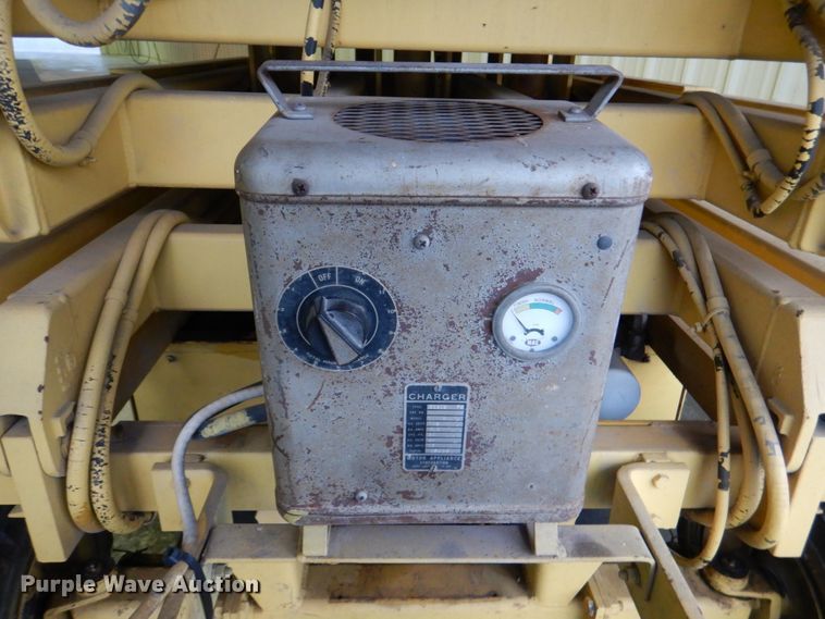 image for item HL9482 Up Right Tiger  scissor lift