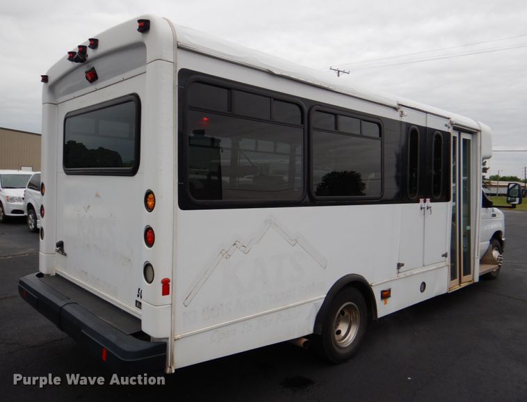 image for item HL9483 2014 Ford E450  shuttle bus