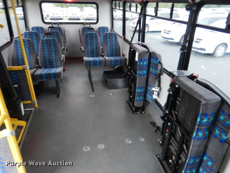 image for item HL9483 2014 Ford E450  shuttle bus