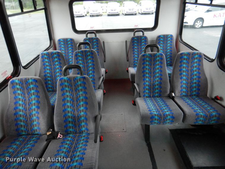 image for item HL9483 2014 Ford E450  shuttle bus