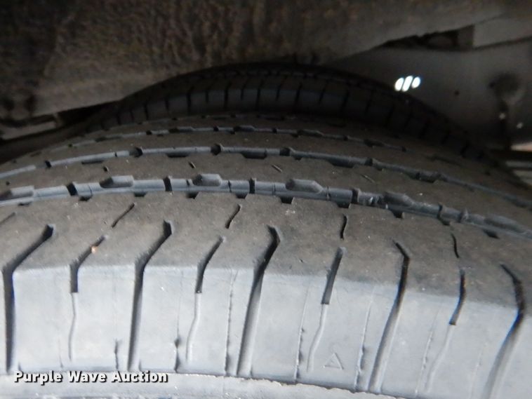 image for item HL9483 2014 Ford E450  shuttle bus