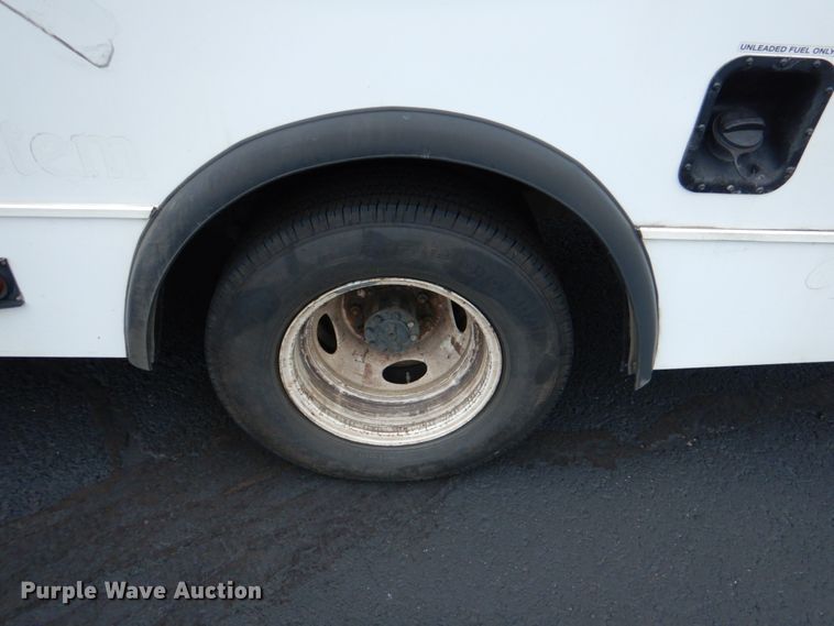 image for item HL9483 2014 Ford E450  shuttle bus