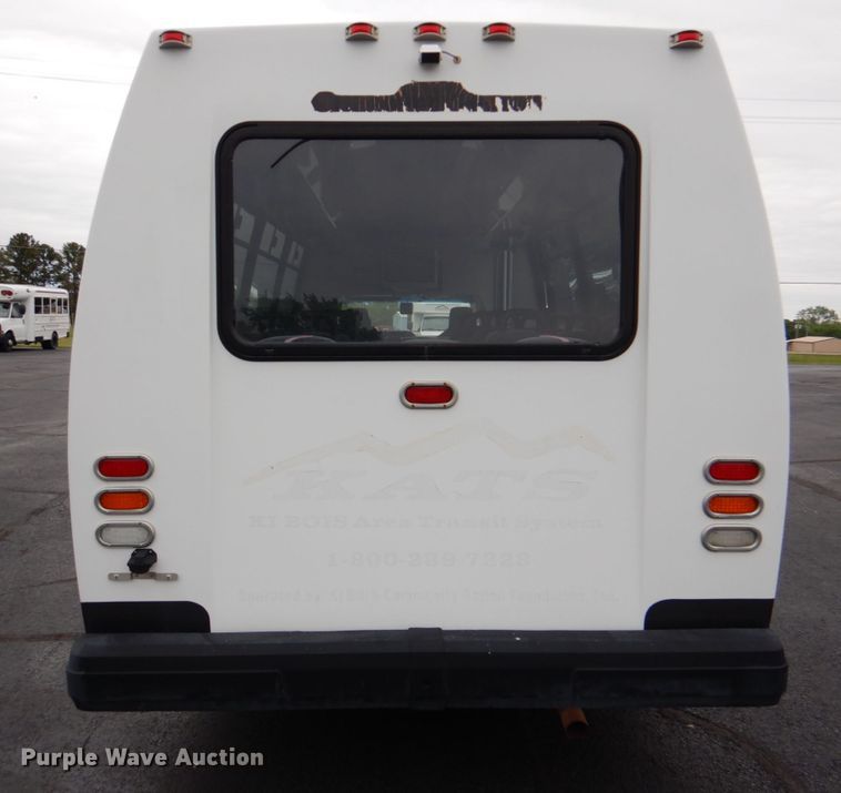 image for item HL9484 2009 Ford E450  shuttle bus