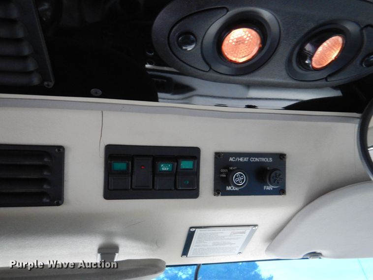 image for item HL9484 2009 Ford E450  shuttle bus