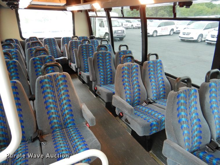 image for item HL9484 2009 Ford E450  shuttle bus