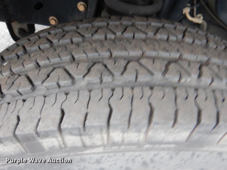 image for item HL9484 2009 Ford E450  shuttle bus