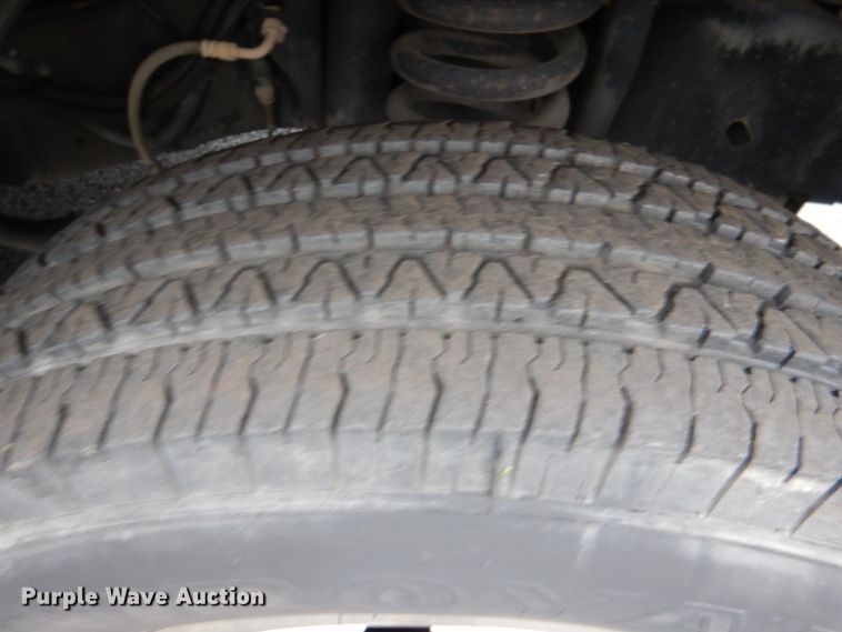 image for item HL9484 2009 Ford E450  shuttle bus