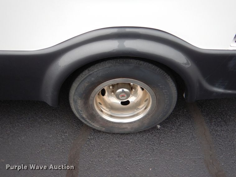 image for item HL9484 2009 Ford E450  shuttle bus