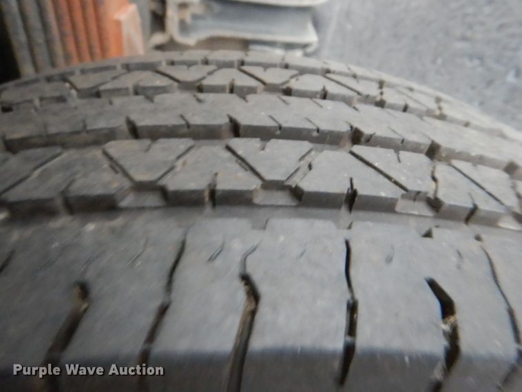 image for item HL9484 2009 Ford E450  shuttle bus