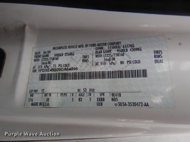 image for item HL9484 2009 Ford E450  shuttle bus